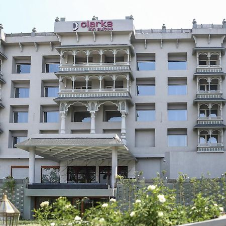 Clarks Inn Suites Raipur Экстерьер фото